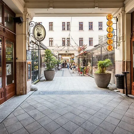 Rooftop Luxury Downtown Appartamento Budapest
